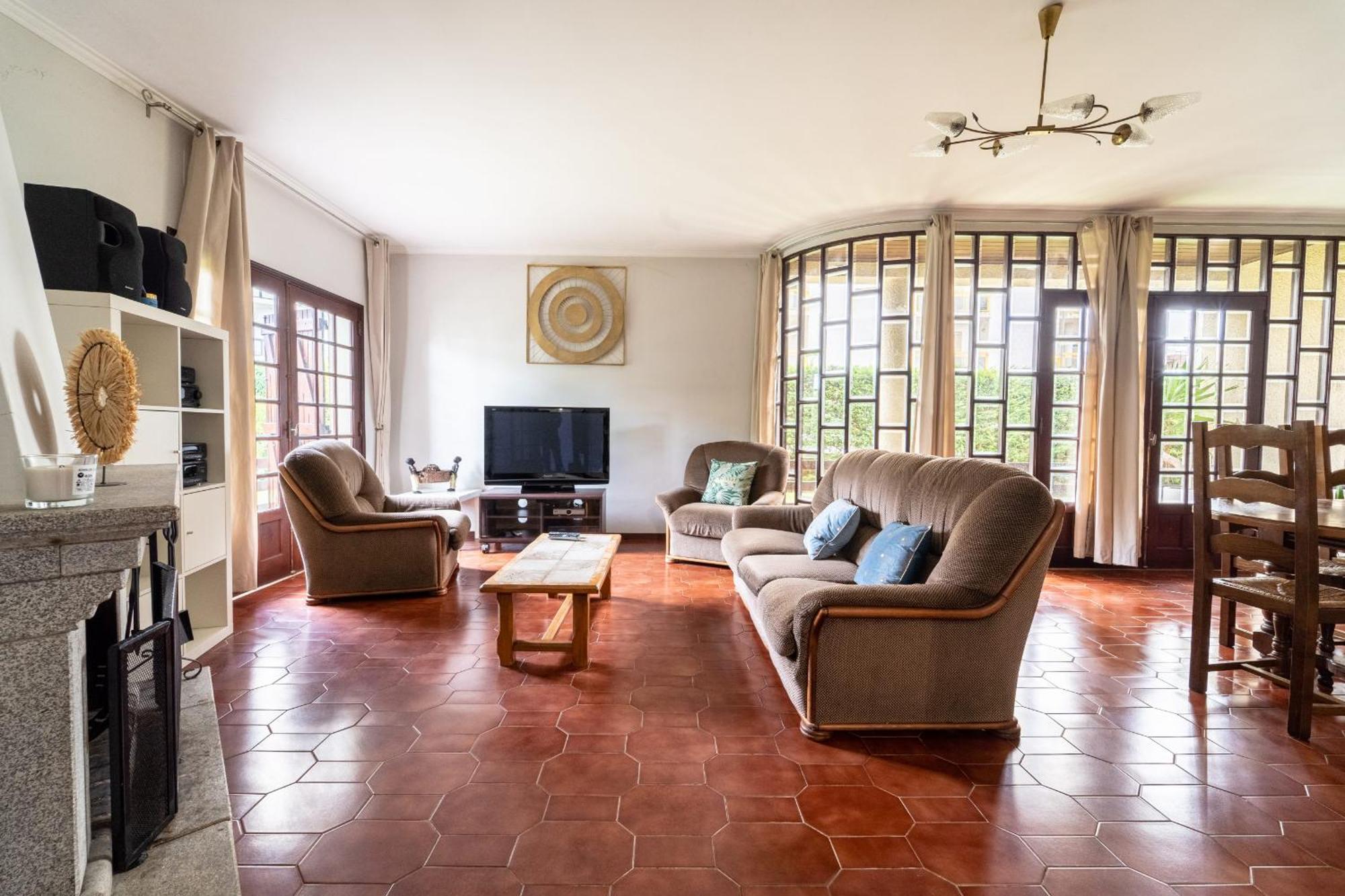 Amorosa Villa, 500M From The Beach By House And People Екстер'єр фото